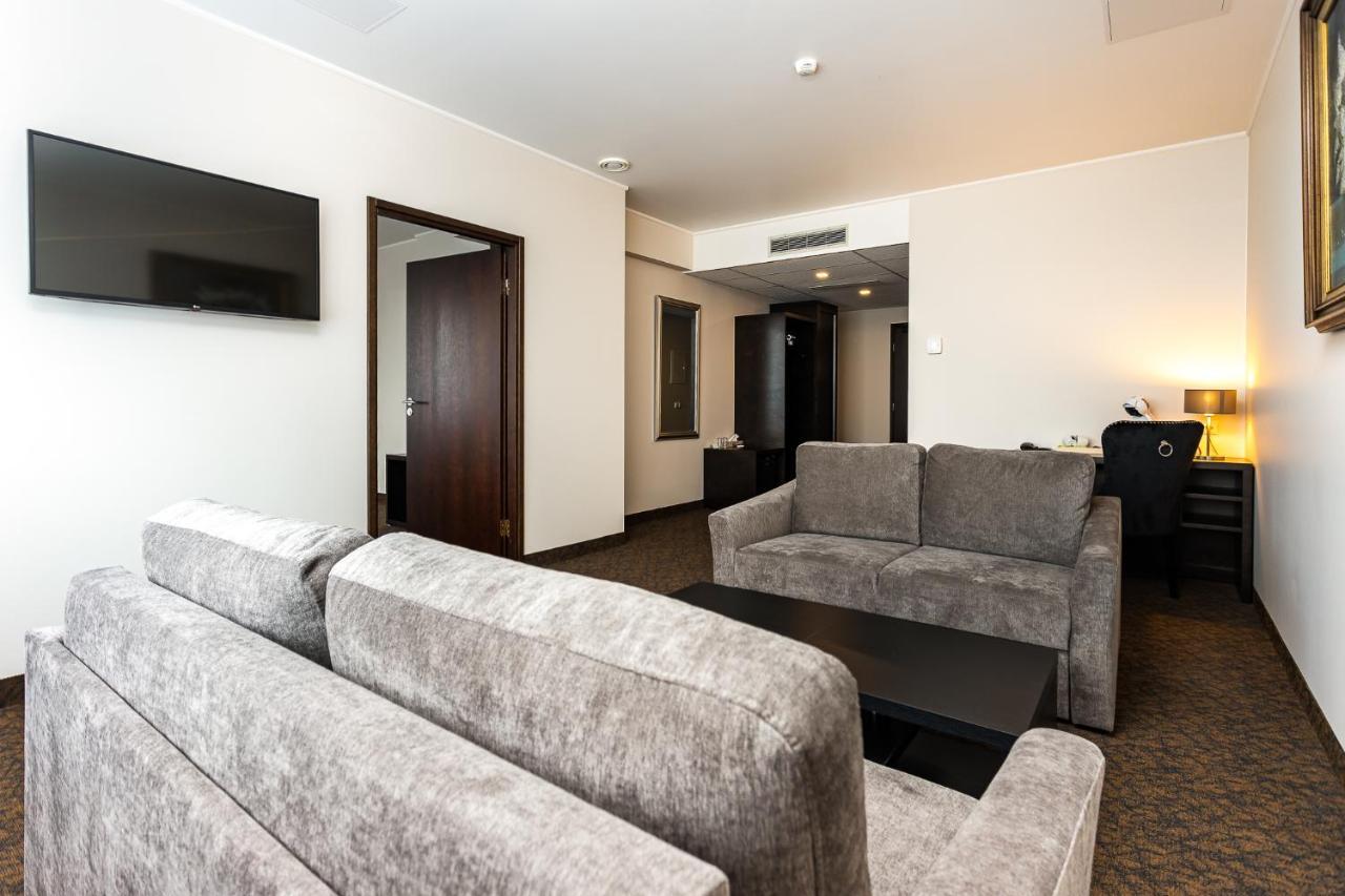 Adoryal Hotell Tallinn Exterior photo