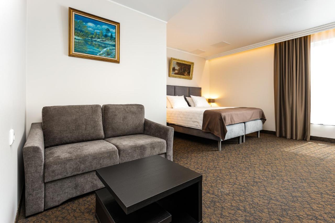 Adoryal Hotell Tallinn Exterior photo