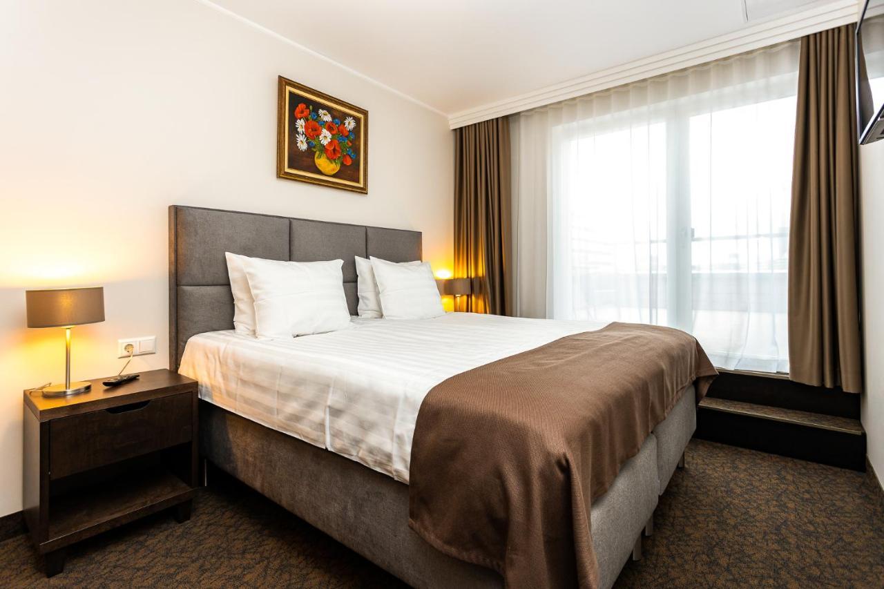 Adoryal Hotell Tallinn Exterior photo