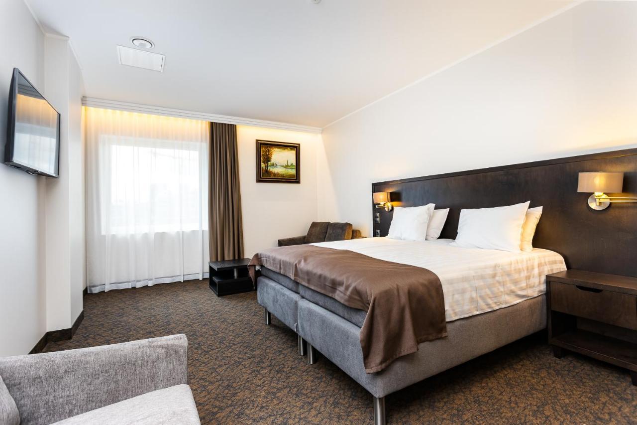 Adoryal Hotell Tallinn Exterior photo
