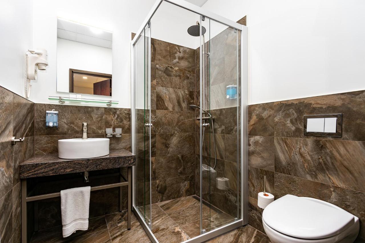 Adoryal Hotell Tallinn Exterior photo