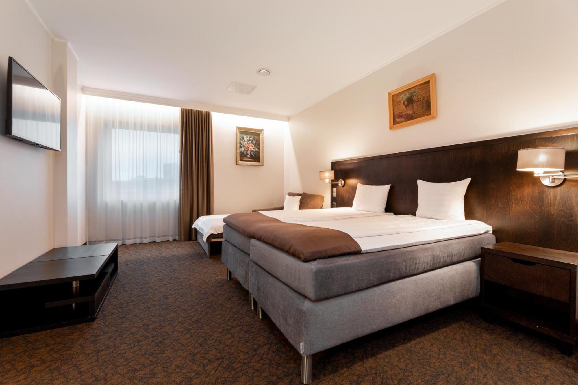 Adoryal Hotell Tallinn Exterior photo