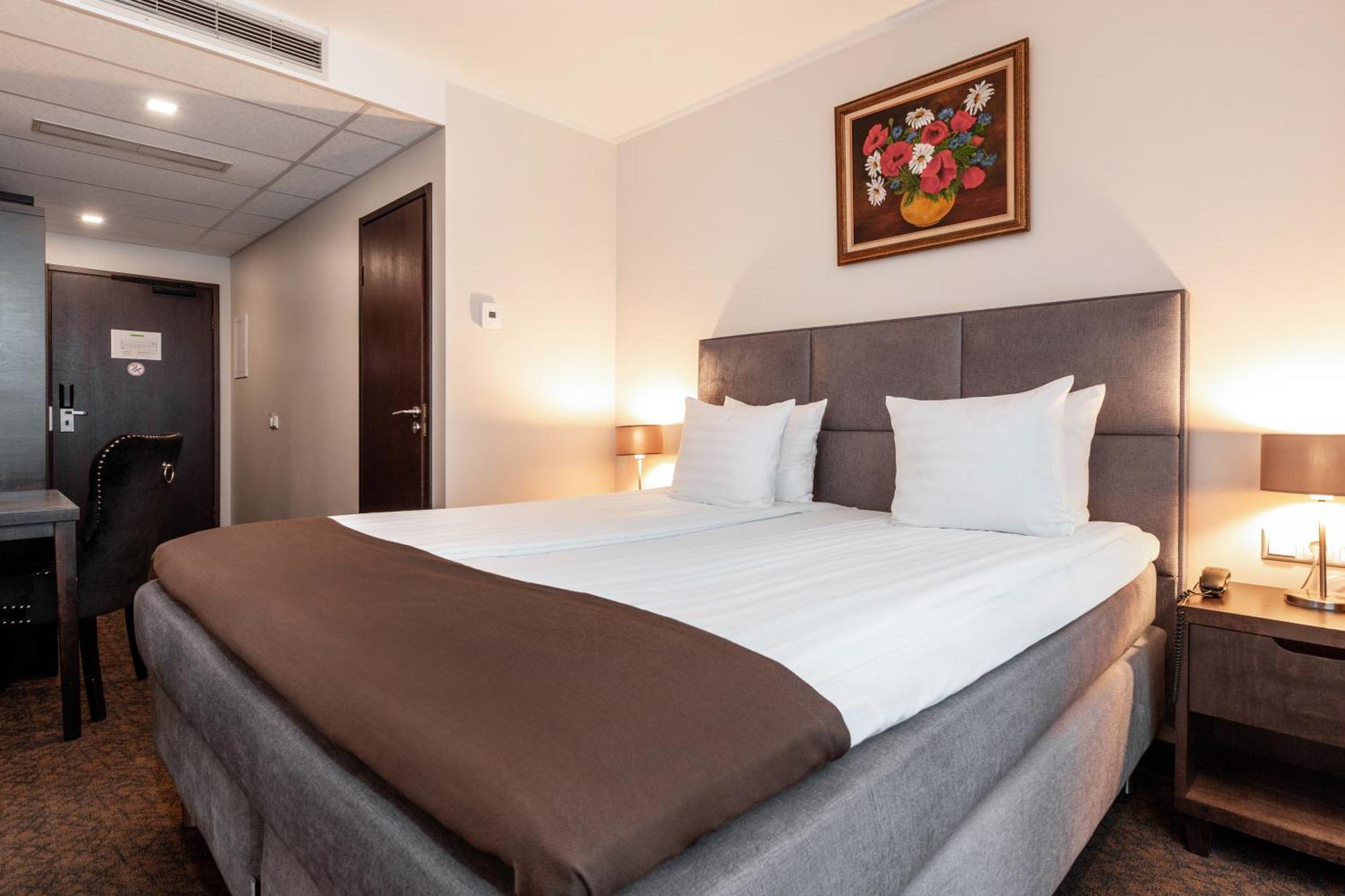 Adoryal Hotell Tallinn Exterior photo